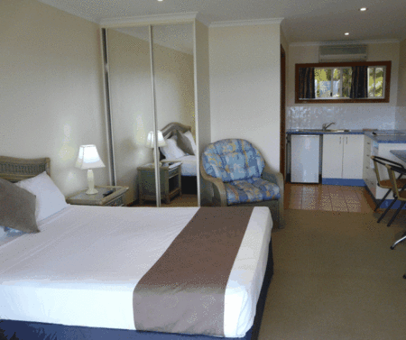 Sunlit Waters Studio Apartments - Port Augusta Accommodation 1