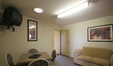 Araluen Motor Lodge - Port Augusta Accommodation 3