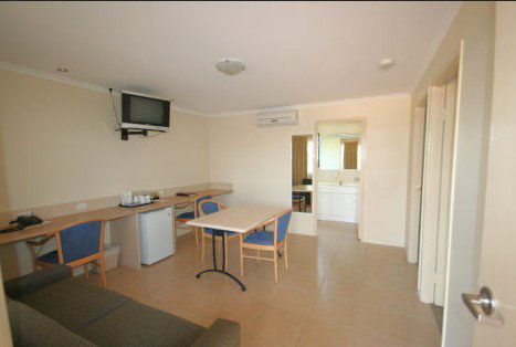 Chinchilla Palms Motor Inn - Port Augusta Accommodation 3