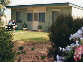 Oaklands Fishing Cottage - Port Augusta Accommodation 0