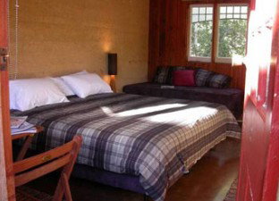 Red Poles - Port Augusta Accommodation 3