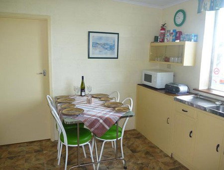 Oaklands Fishing Cottage - Port Augusta Accommodation 3