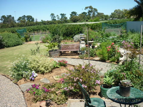 Cleggett Wines - Port Augusta Accommodation 1