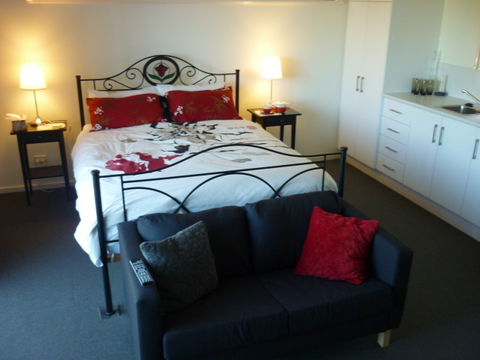 Cleggett Wines - Port Augusta Accommodation 2