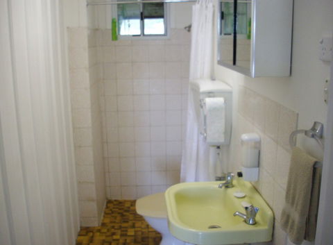 Riverfront Holiday House - Port Augusta Accommodation 8