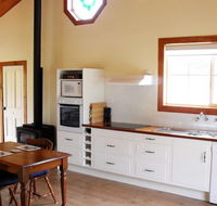 The Old Oak Bed and Breakfast - The Shearing Quarters - Port Augusta Accommodation