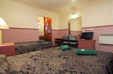 Queenstown Motor Lodge - Port Augusta Accommodation 3