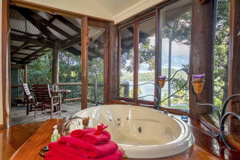 Secrets On The Lake - Port Augusta Accommodation 4