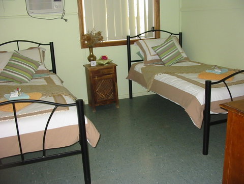 Bokhara Hutz - Port Augusta Accommodation 1