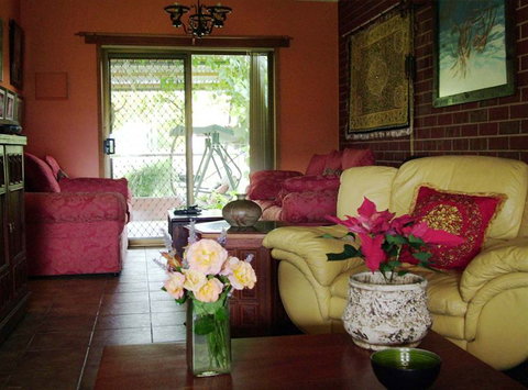 Cossettini High Country Retreat - Port Augusta Accommodation 1