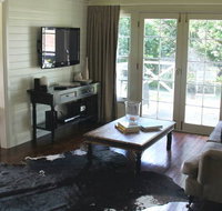 Book Barn Cottage - Port Augusta Accommodation