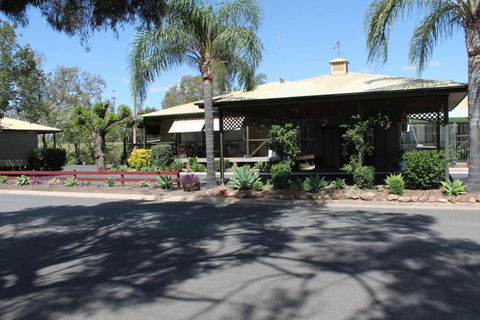 Lake Forbes Motel - Port Augusta Accommodation 0