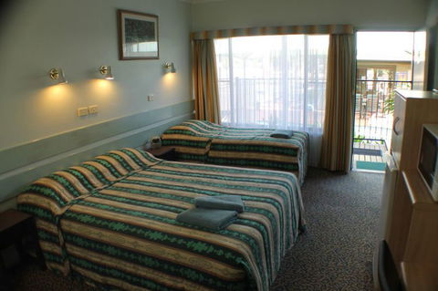 Lake Forbes Motel - Port Augusta Accommodation 3