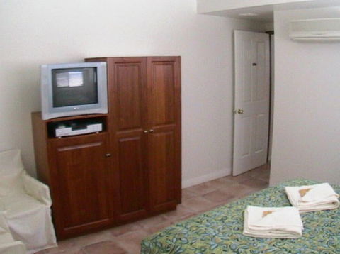 R & R @ Woodgate Beach - Port Augusta Accommodation 1