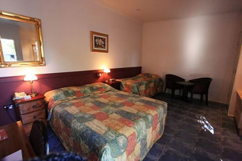 Xenia Central Studio Accommodation - Port Augusta Accommodation 2