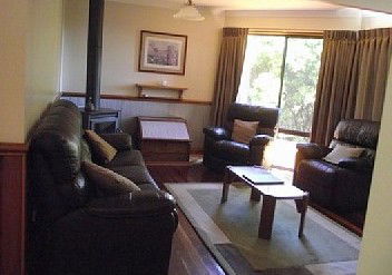 Jacky Winter - Holiday Home - Port Augusta Accommodation 1