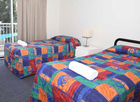 Ambassador Apartments Holiday Units - Port Augusta Accommodation 4