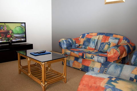 Ambassador Apartments Holiday Units - Port Augusta Accommodation 5