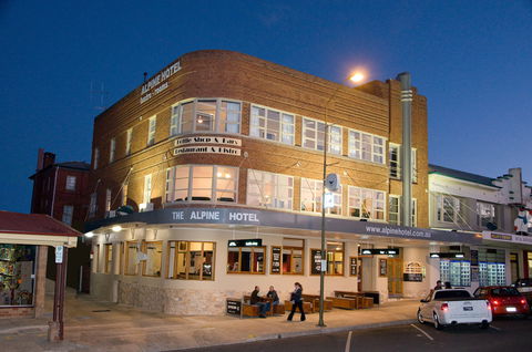 Alpine Hotel - Port Augusta Accommodation 0