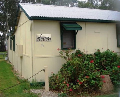 Eleven From The Left - Port Augusta Accommodation 7