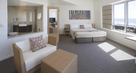 Stradbroke Island Beach Hotel - thumb 1
