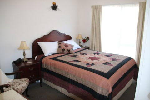 Donkey Tales Farm Cottages - Port Augusta Accommodation 3