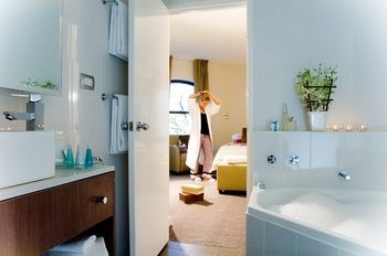 Amora Riverwalk Melbourne - Port Augusta Accommodation 3