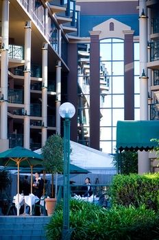 Amora Riverwalk Melbourne - Port Augusta Accommodation 14