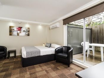 Parkville Place - Port Augusta Accommodation 7
