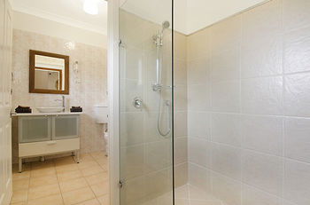 Artisan Spa Views - Port Augusta Accommodation 7
