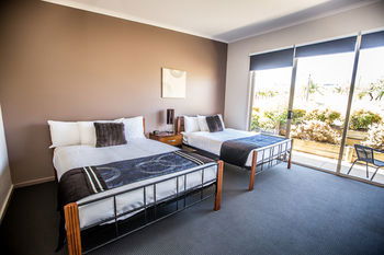 De'Vine Escape - Port Augusta Accommodation 17