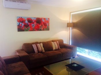 Australian Home Away @ East Doncaster Andersons Creek 1 - Port Augusta Accommodation 13