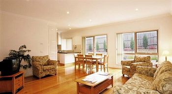 Waverley Corporate Townhouses - Port Augusta Accommodation 5