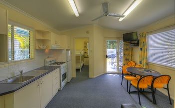 Alex Beach Cabins - Port Augusta Accommodation 13