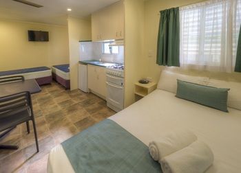 Alex Beach Cabins - Port Augusta Accommodation 35