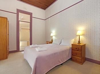 The Victoria & Albert Guesthouse - Port Augusta Accommodation 4