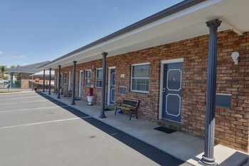 Cadman Motor Inn & Apartments - Port Augusta Accommodation 24
