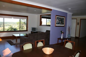 Maleny Mountain Retreat - Port Augusta Accommodation 3