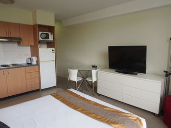 Atelier Serviced Apartments - Port Augusta Accommodation 6