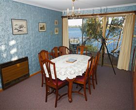 Waterside Accommodation - Derwent Retreat - Port Augusta Accommodation 2