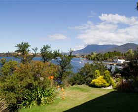 Waterside Accommodation - Derwent Retreat - Port Augusta Accommodation 5