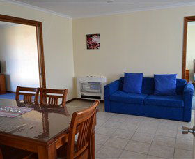All Inn Strahan Holiday Units - Port Augusta Accommodation 4