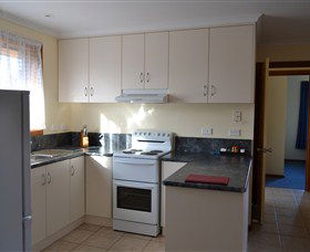 All Inn Strahan Holiday Units - Port Augusta Accommodation 3