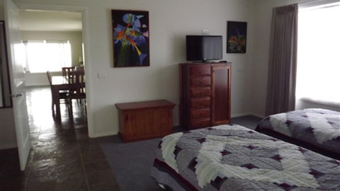 A Fare With Nature @ Prom Road Farm - Port Augusta Accommodation 1