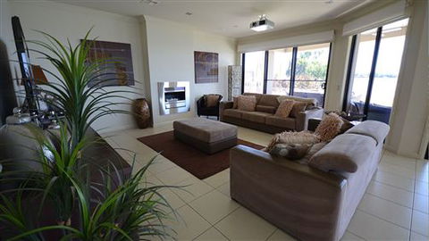 Castevilla - Port Augusta Accommodation 3