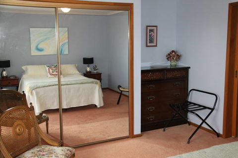 Adrienne's Place On The Hill - Port Augusta Accommodation 1