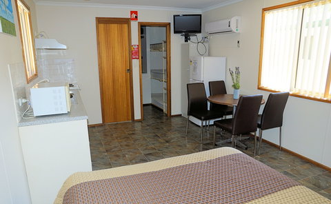 Ardrossan Caravan Park - Port Augusta Accommodation 1