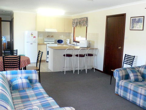 Back O' Bourke Accommodation - Port Augusta Accommodation 0