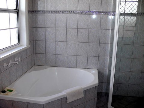 Charles Rasp Motor Inn - Port Augusta Accommodation 4