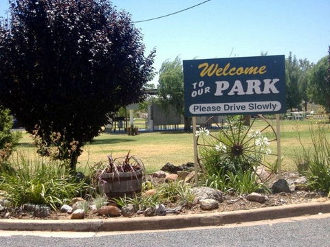 Country Club Caravan Park - Port Augusta Accommodation 0